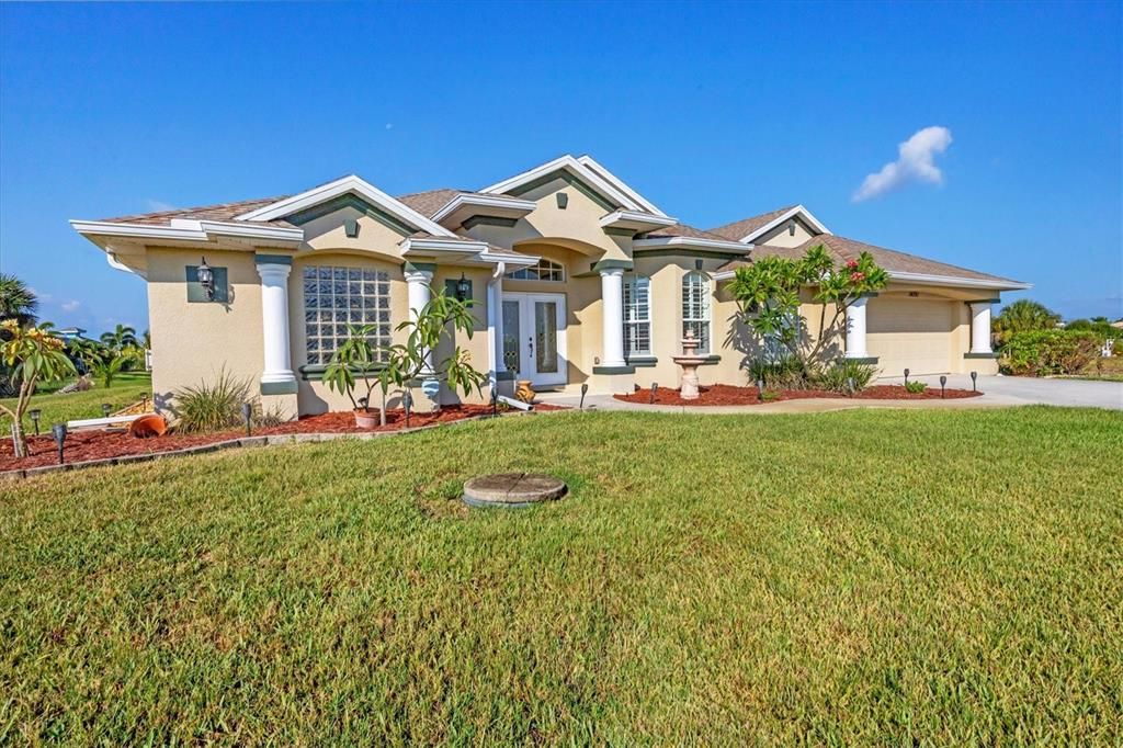 For Sale: $849,900 (3 beds, 2 baths, 2646 Square Feet)