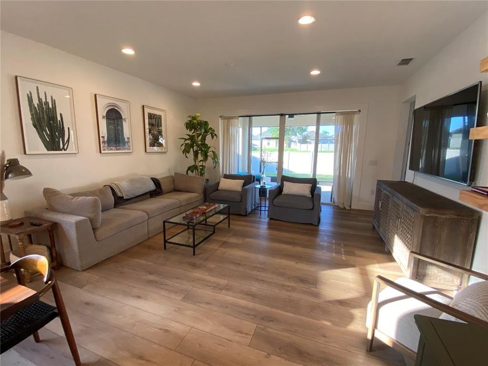 Active With Contract: $2,495 (4 beds, 2 baths, 1949 Square Feet)