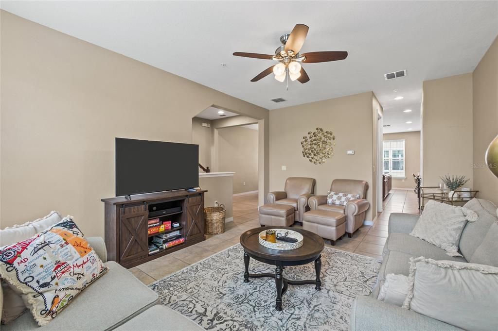 Active With Contract: $425,000 (3 beds, 3 baths, 2184 Square Feet)