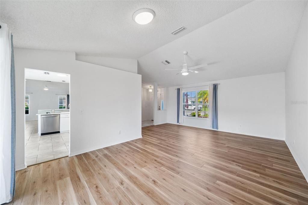 Active With Contract: $3,000 (3 beds, 2 baths, 2025 Square Feet)