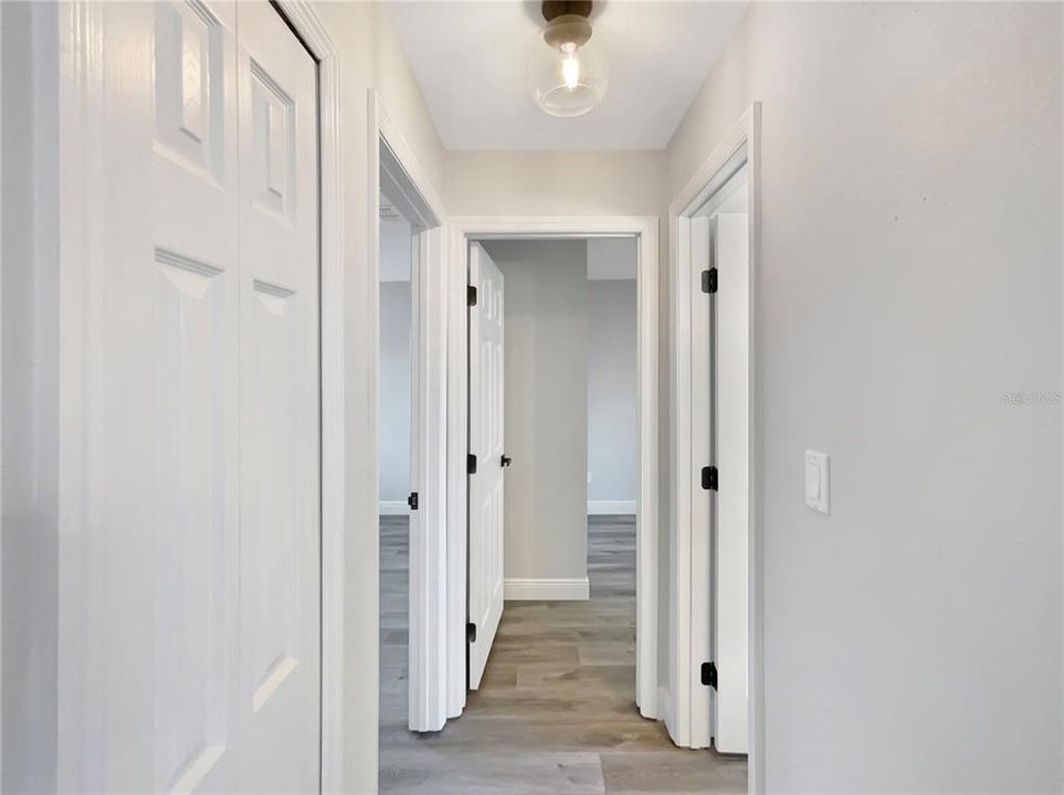 Active With Contract: $375,000 (3 beds, 2 baths, 1130 Square Feet)