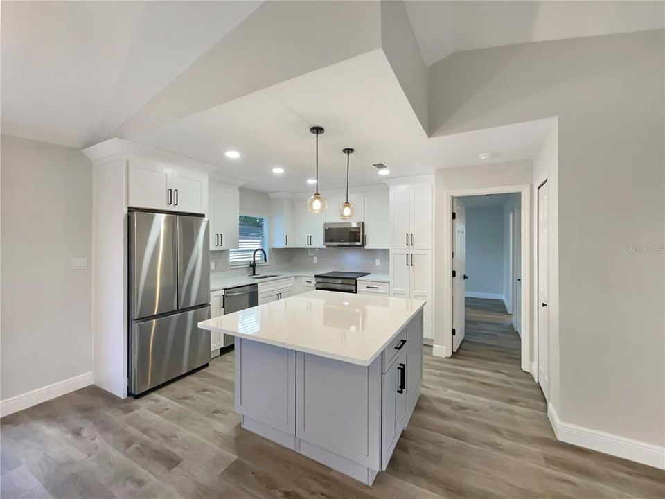 Active With Contract: $375,000 (3 beds, 2 baths, 1130 Square Feet)