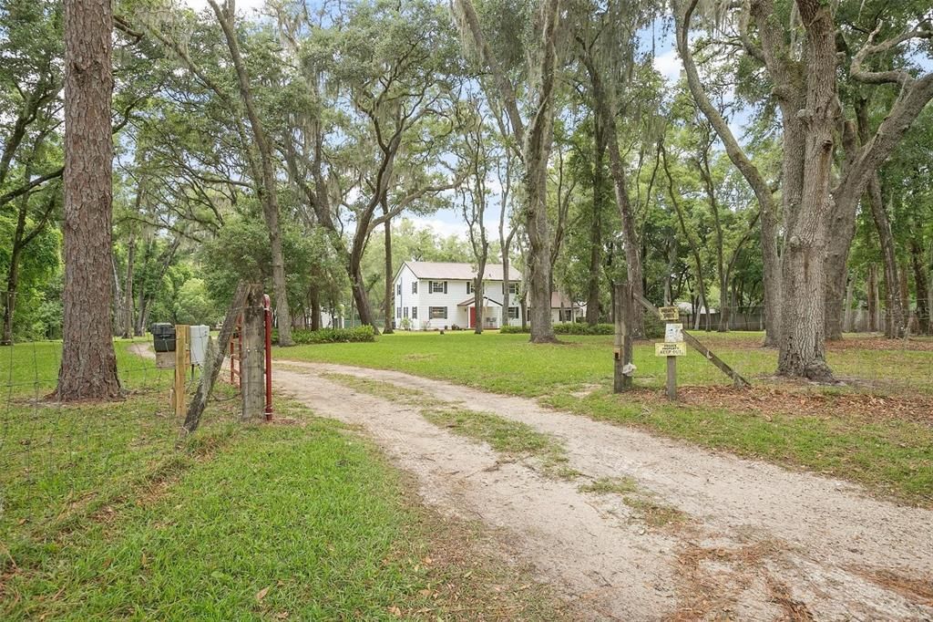 Active With Contract: $645,000 (5 beds, 3 baths, 2826 Square Feet)