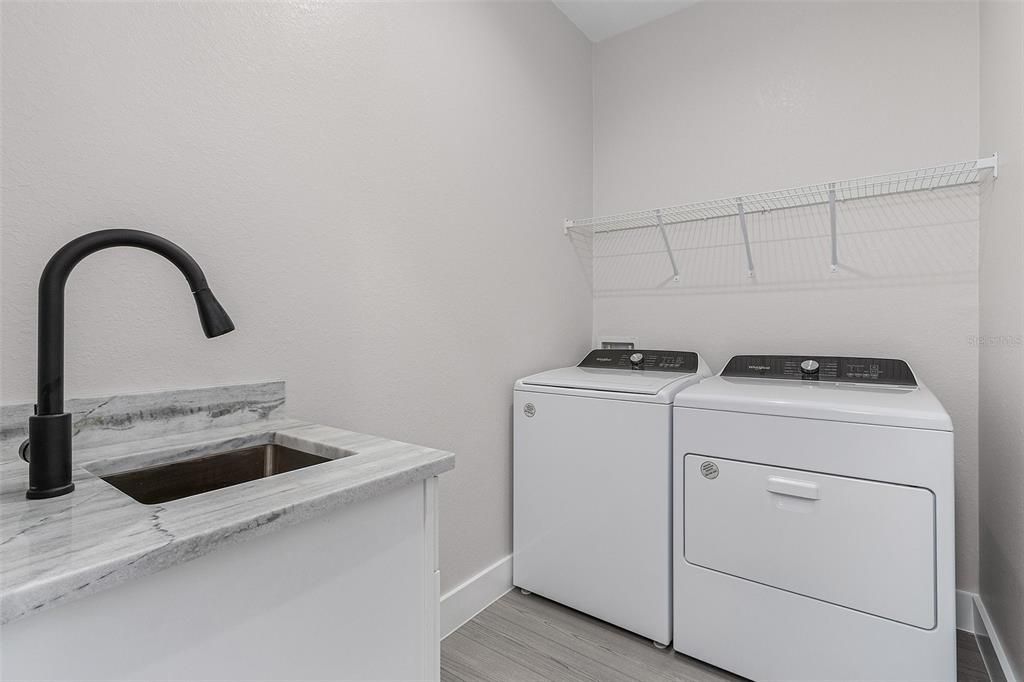 For Rent: $2,100 (3 beds, 2 baths, 1500 Square Feet)