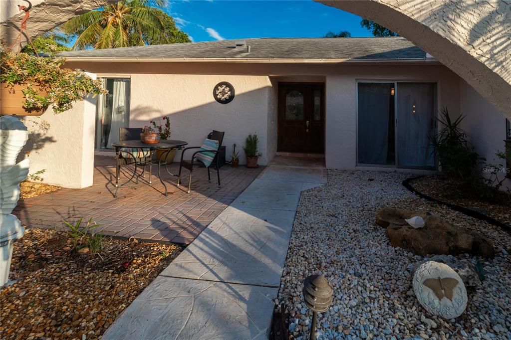 For Sale: $649,900 (4 beds, 2 baths, 1695 Square Feet)