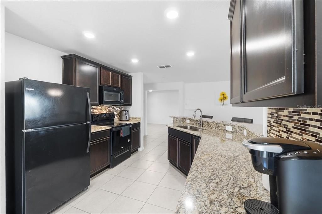 Active With Contract: $289,900 (3 beds, 2 baths, 1563 Square Feet)