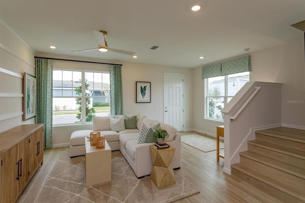 Active With Contract: $481,075 (3 beds, 2 baths, 1644 Square Feet)