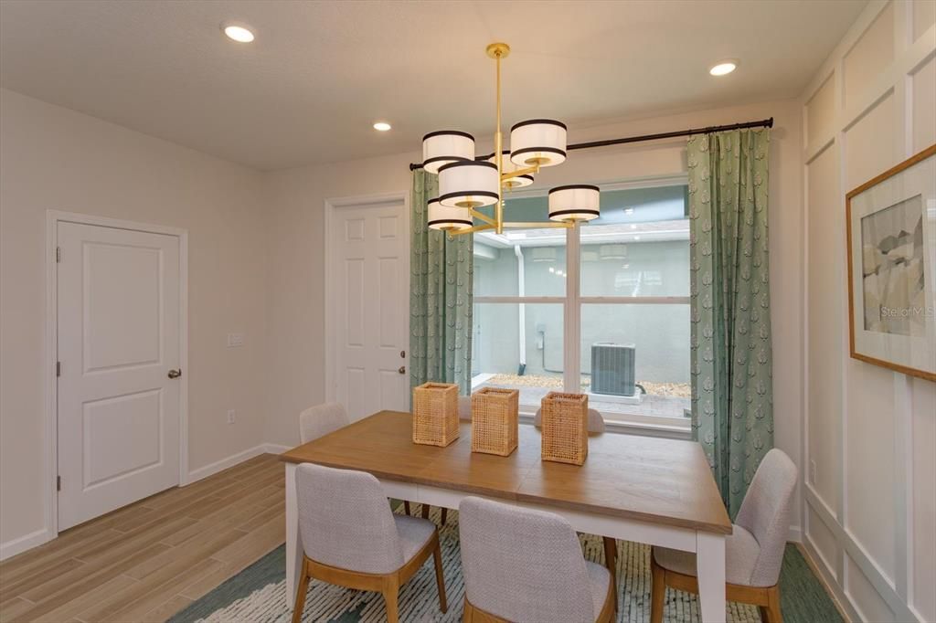 Active With Contract: $481,075 (3 beds, 2 baths, 1644 Square Feet)