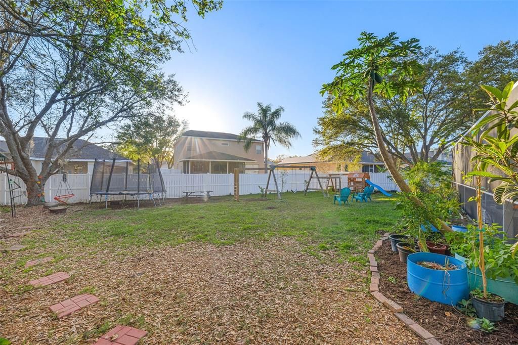 Vendido Recientemente: $675,000 (4 camas, 2 baños, 2410 Pies cuadrados)