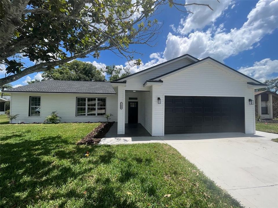 For Sale: $397,000 (3 beds, 2 baths, 1745 Square Feet)