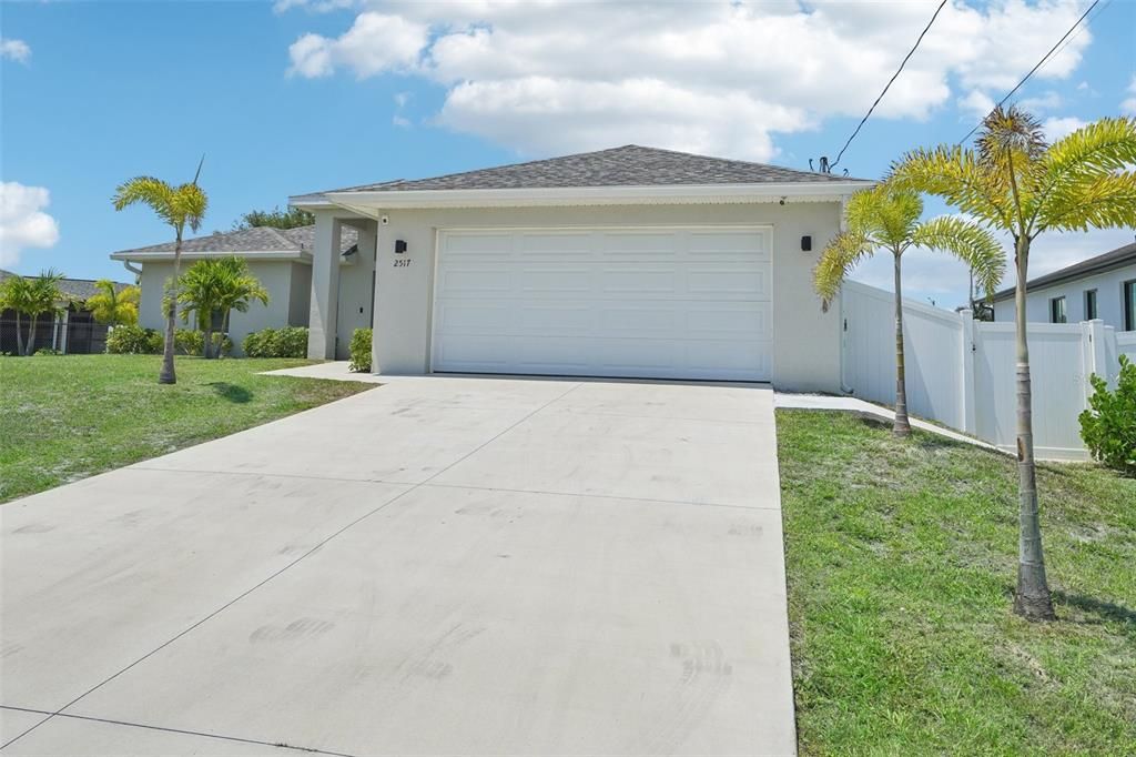 For Sale: $399,900 (3 beds, 2 baths, 1677 Square Feet)