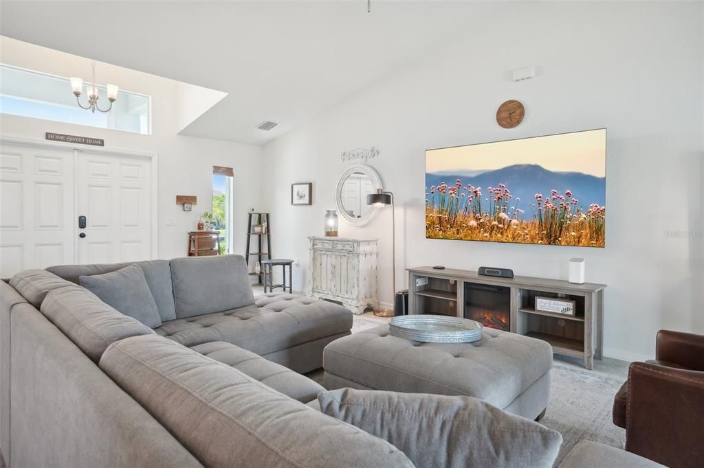 For Sale: $399,900 (3 beds, 2 baths, 1677 Square Feet)