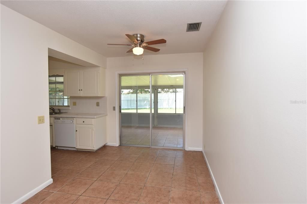 Active With Contract: $1,550 (2 beds, 2 baths, 1074 Square Feet)