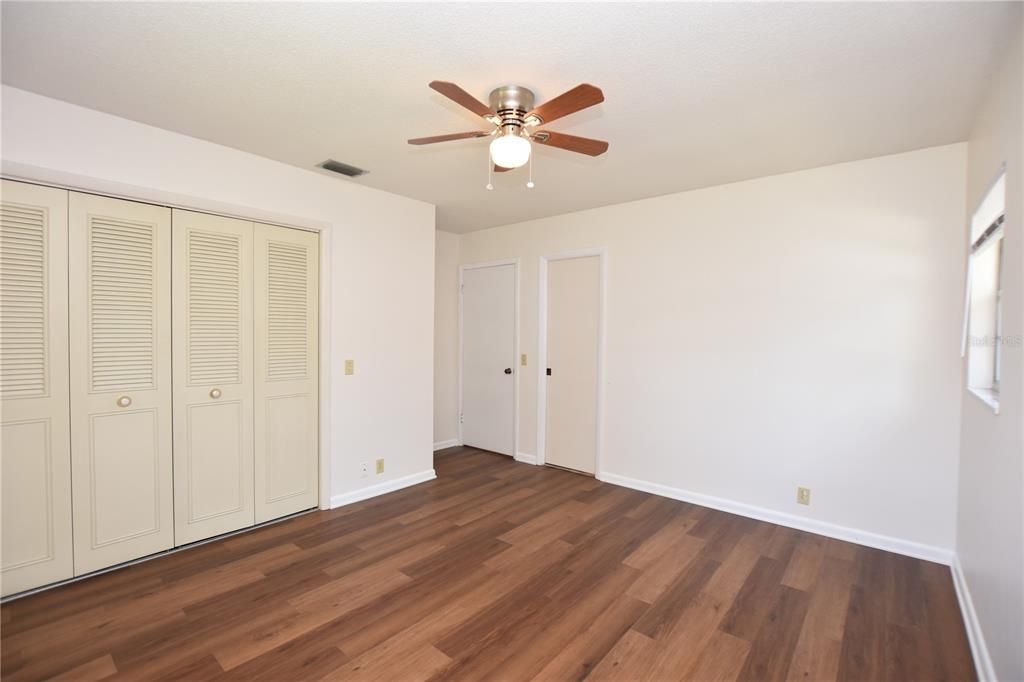 Active With Contract: $1,550 (2 beds, 2 baths, 1074 Square Feet)