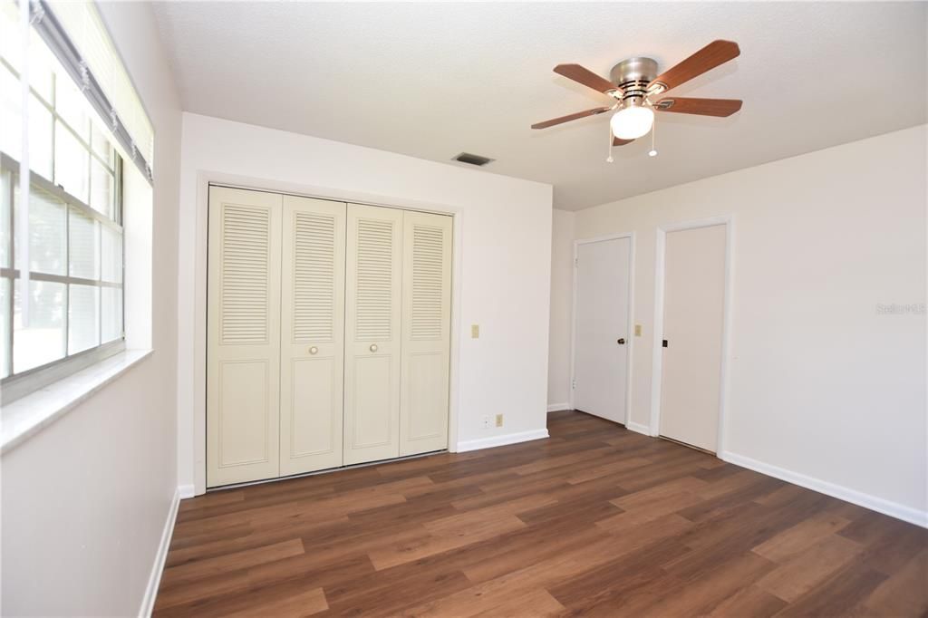 Active With Contract: $1,550 (2 beds, 2 baths, 1074 Square Feet)