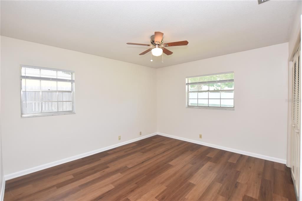 Active With Contract: $1,550 (2 beds, 2 baths, 1074 Square Feet)