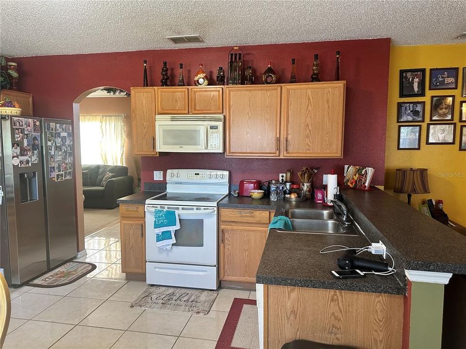 For Sale: $300,000 (4 beds, 2 baths, 2104 Square Feet)