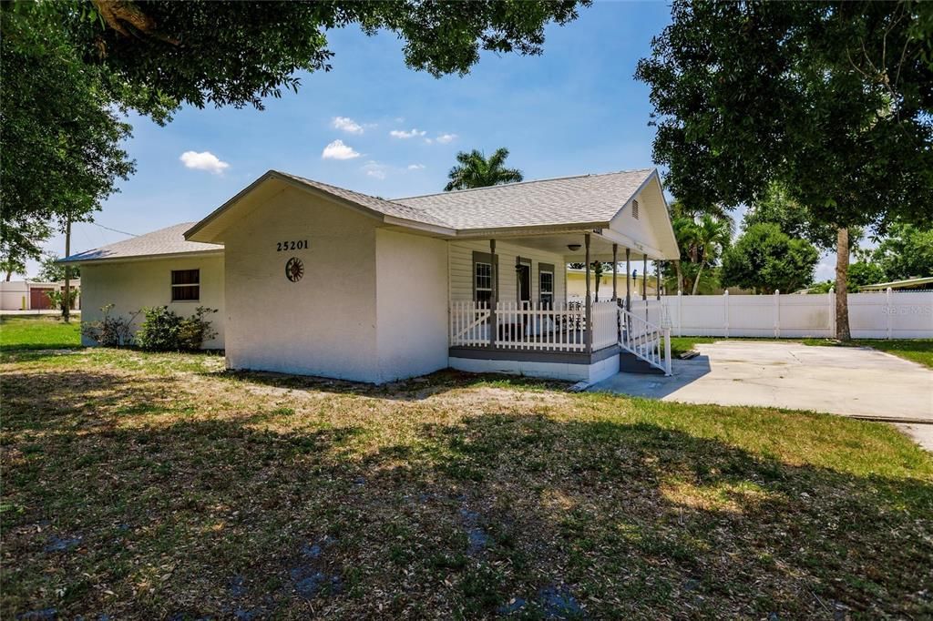 Active With Contract: $250,000 (0 beds, 0 baths, 1552 Square Feet)