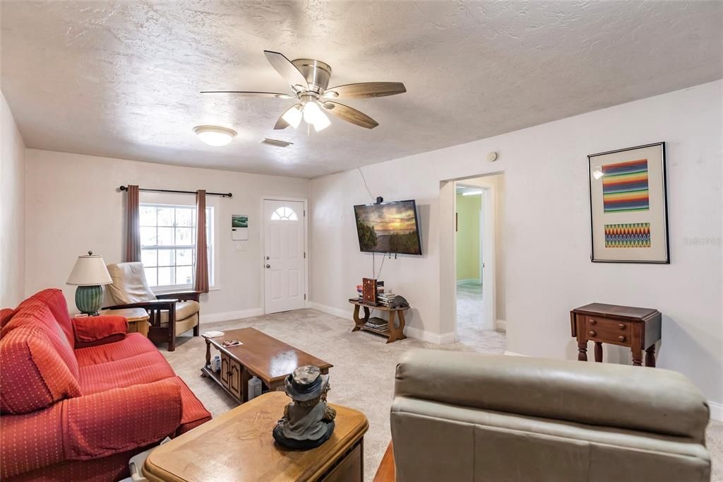 Active With Contract: $250,000 (0 beds, 0 baths, 1552 Square Feet)