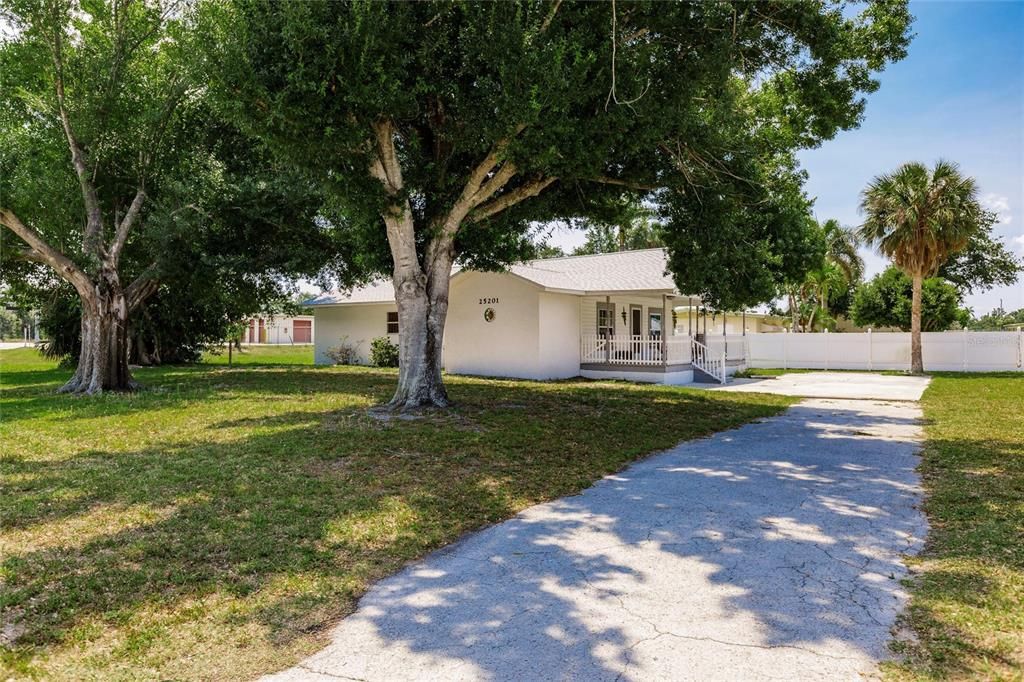 Active With Contract: $250,000 (0 beds, 0 baths, 1552 Square Feet)