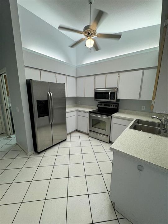 Active With Contract: $2,800 (4 beds, 2 baths, 1723 Square Feet)