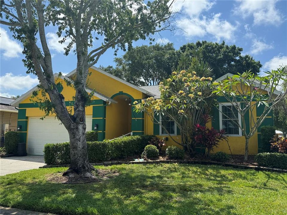 Active With Contract: $2,800 (4 beds, 2 baths, 1723 Square Feet)