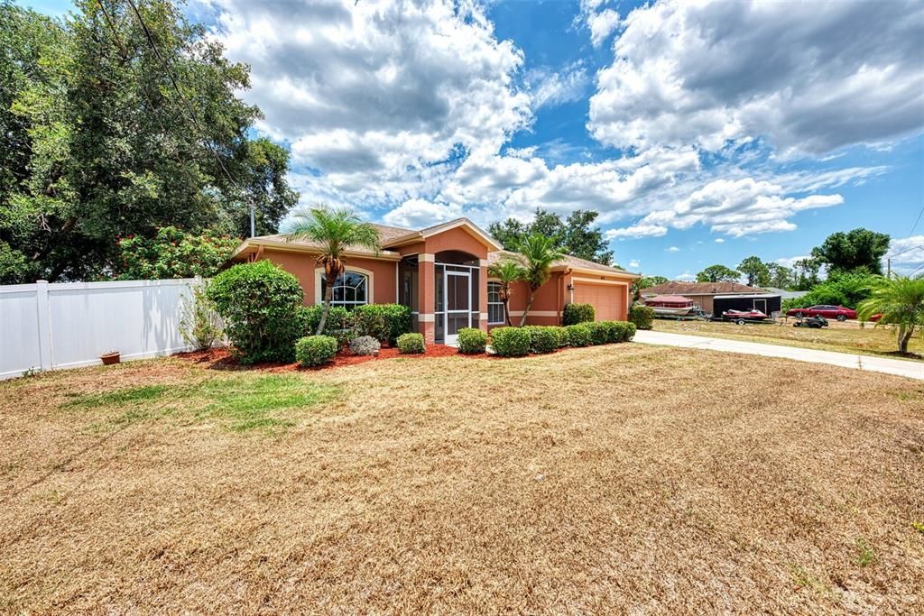 Active With Contract: $339,000 (3 beds, 2 baths, 1225 Square Feet)