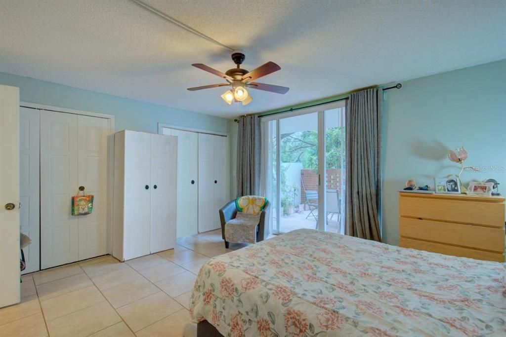 For Sale: $159,000 (1 beds, 2 baths, 775 Square Feet)