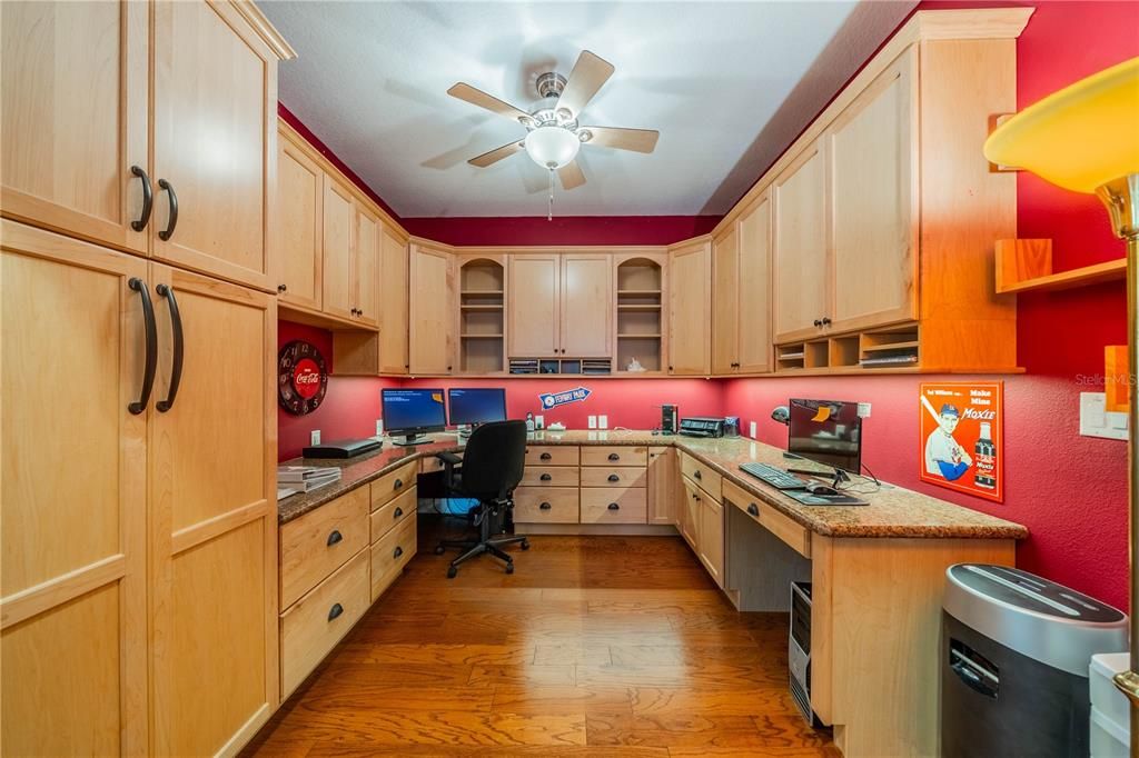 For Sale: $424,900 (2 beds, 2 baths, 2000 Square Feet)