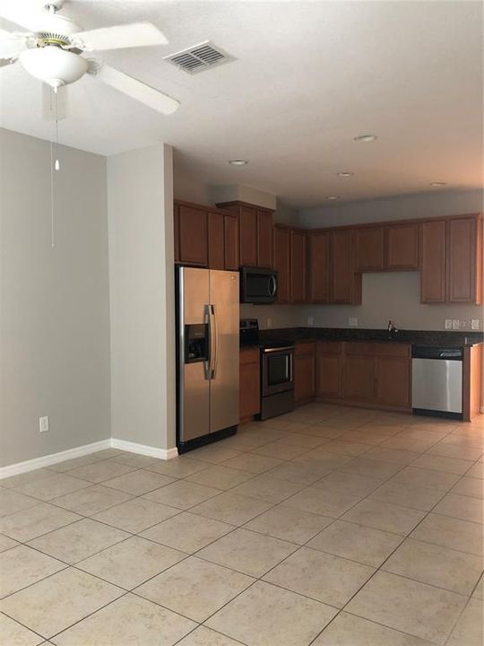 Active With Contract: $2,600 (3 beds, 2 baths, 1460 Square Feet)