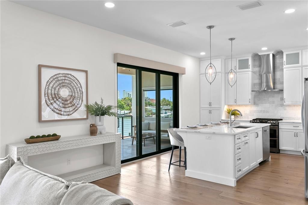 Recently Sold: $2,985,000 (4 beds, 3 baths, 2812 Square Feet)