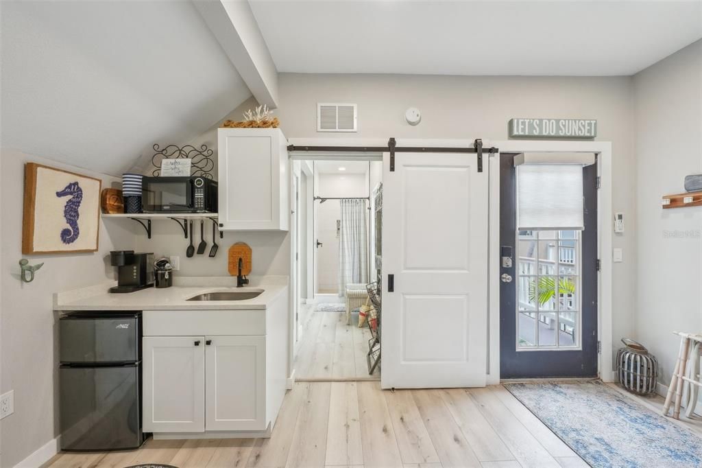 Active With Contract: $850,000 (3 beds, 3 baths, 1481 Square Feet)