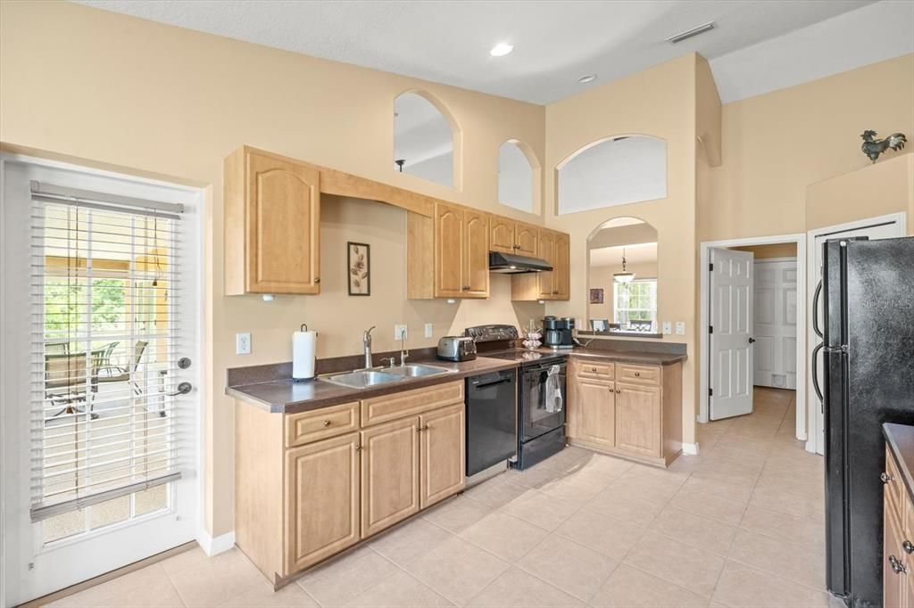 For Sale: $479,900 (3 beds, 2 baths, 1732 Square Feet)
