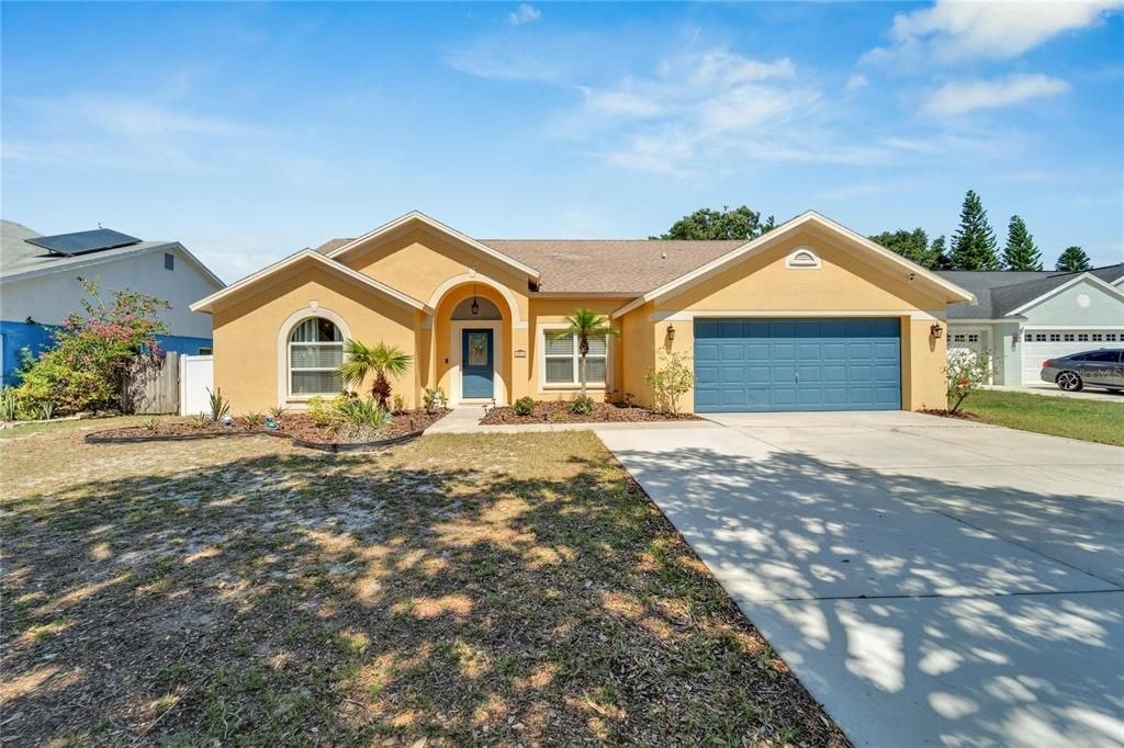 Active With Contract: $475,000 (4 beds, 2 baths, 2076 Square Feet)