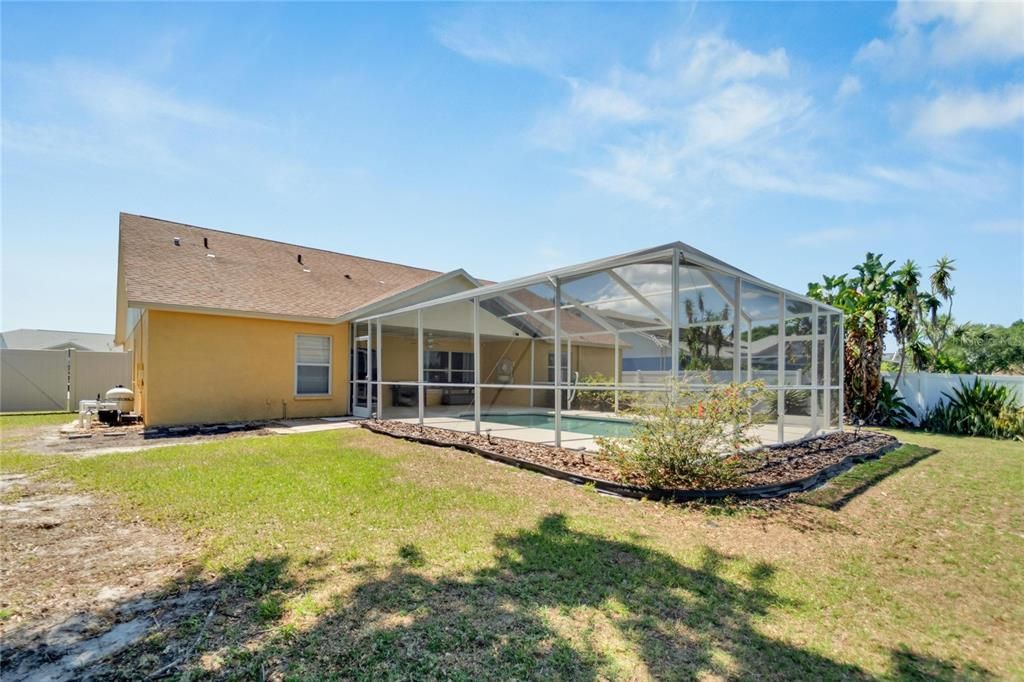 Active With Contract: $475,000 (4 beds, 2 baths, 2076 Square Feet)