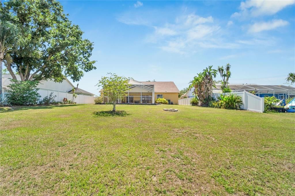 Active With Contract: $475,000 (4 beds, 2 baths, 2076 Square Feet)