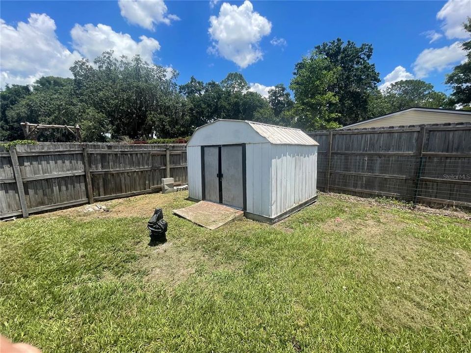Active With Contract: $229,900 (3 beds, 2 baths, 1404 Square Feet)