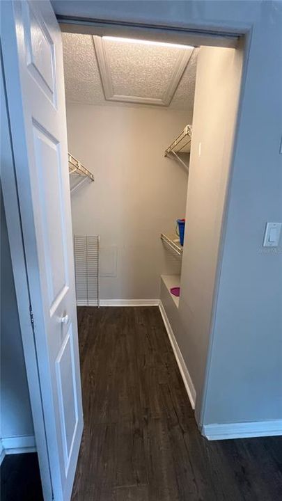 For Sale: $211,500 (2 beds, 2 baths, 811 Square Feet)