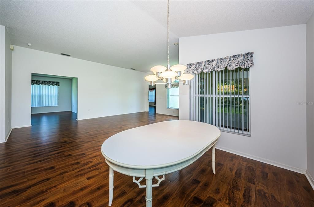 For Sale: $439,000 (3 beds, 2 baths, 1693 Square Feet)