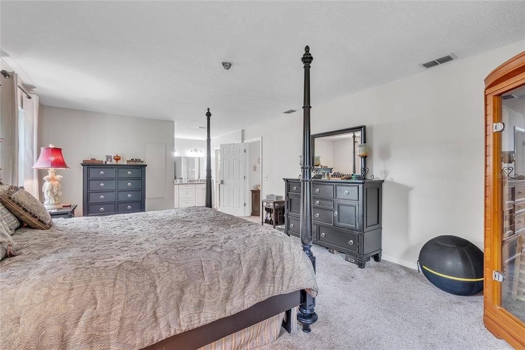 Active With Contract: $580,000 (3 beds, 2 baths, 2172 Square Feet)