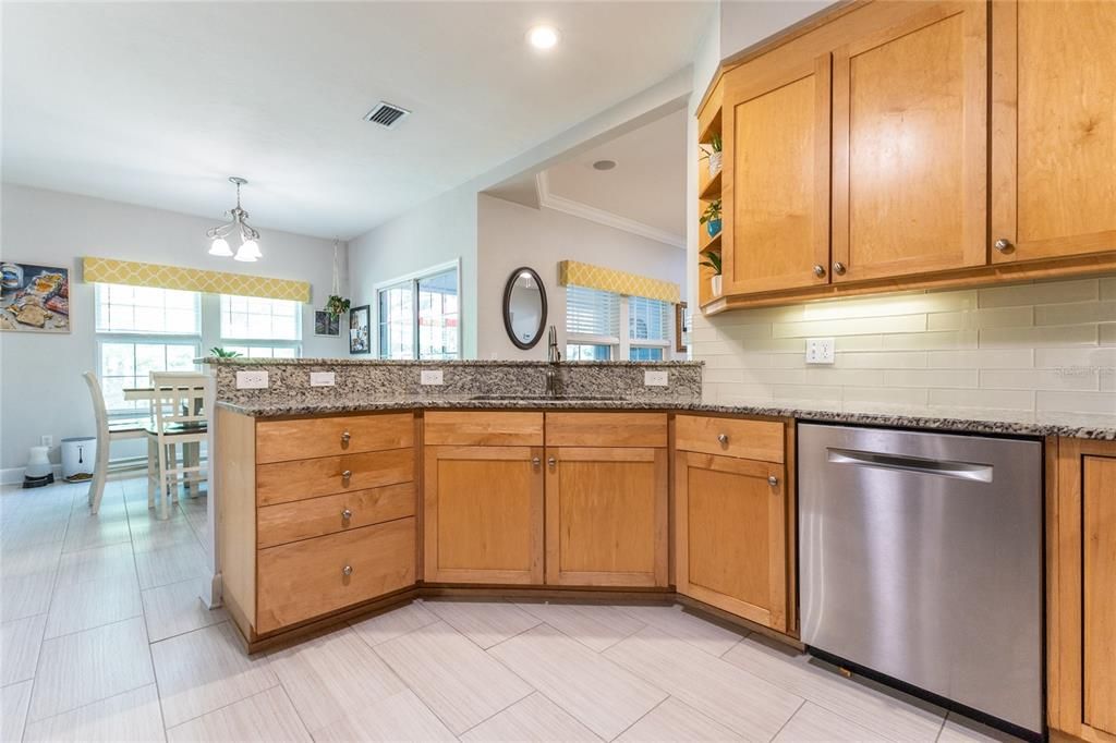 Large Kitchen with Snack Bar