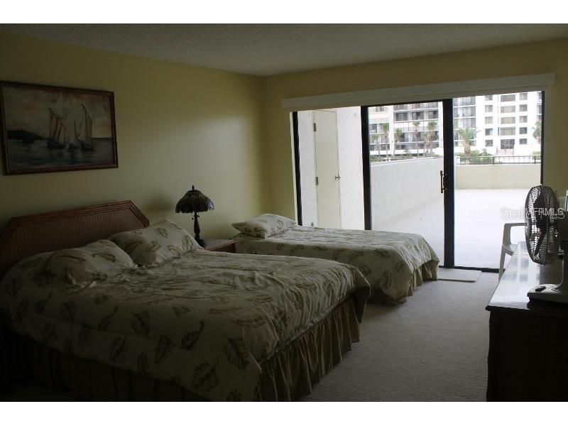 Active With Contract: $4,500 (2 beds, 2 baths, 1394 Square Feet)