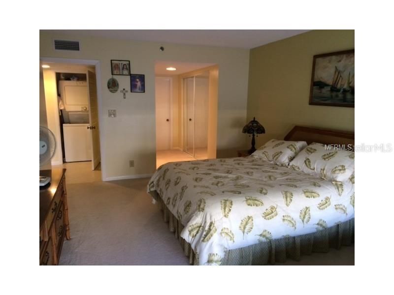 Active With Contract: $4,500 (2 beds, 2 baths, 1394 Square Feet)