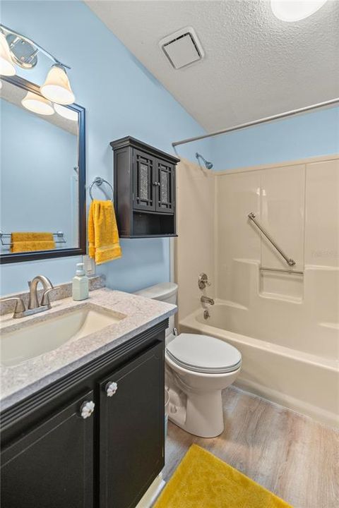 For Sale: $275,000 (2 beds, 2 baths, 1468 Square Feet)