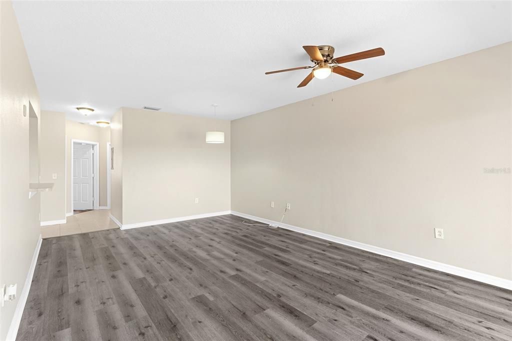 Active With Contract: $210,000 (3 beds, 2 baths, 1151 Square Feet)