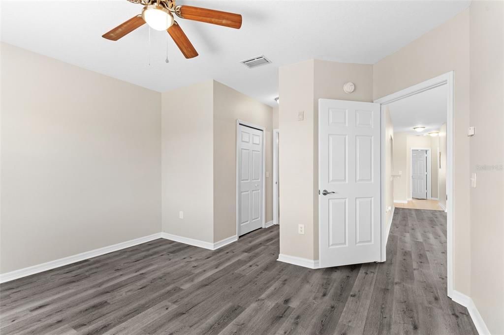 Active With Contract: $210,000 (3 beds, 2 baths, 1151 Square Feet)