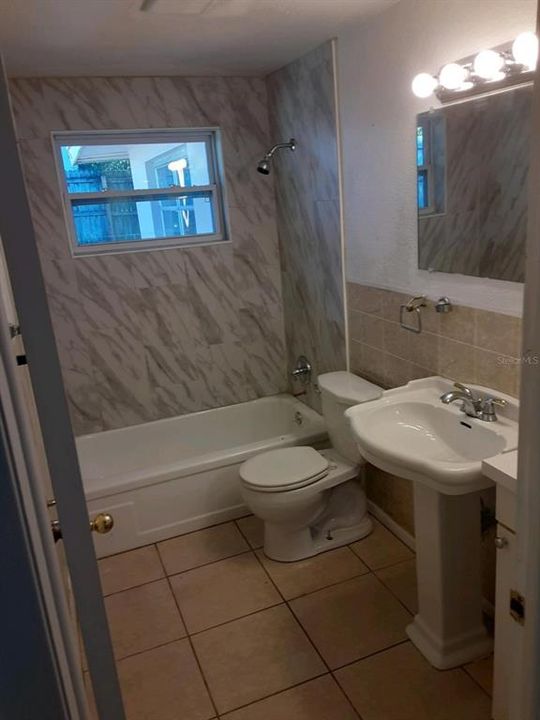 For Rent: $1,500 (2 beds, 1 baths, 968 Square Feet)