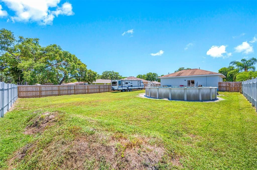 Active With Contract: $359,900 (3 beds, 2 baths, 1085 Square Feet)