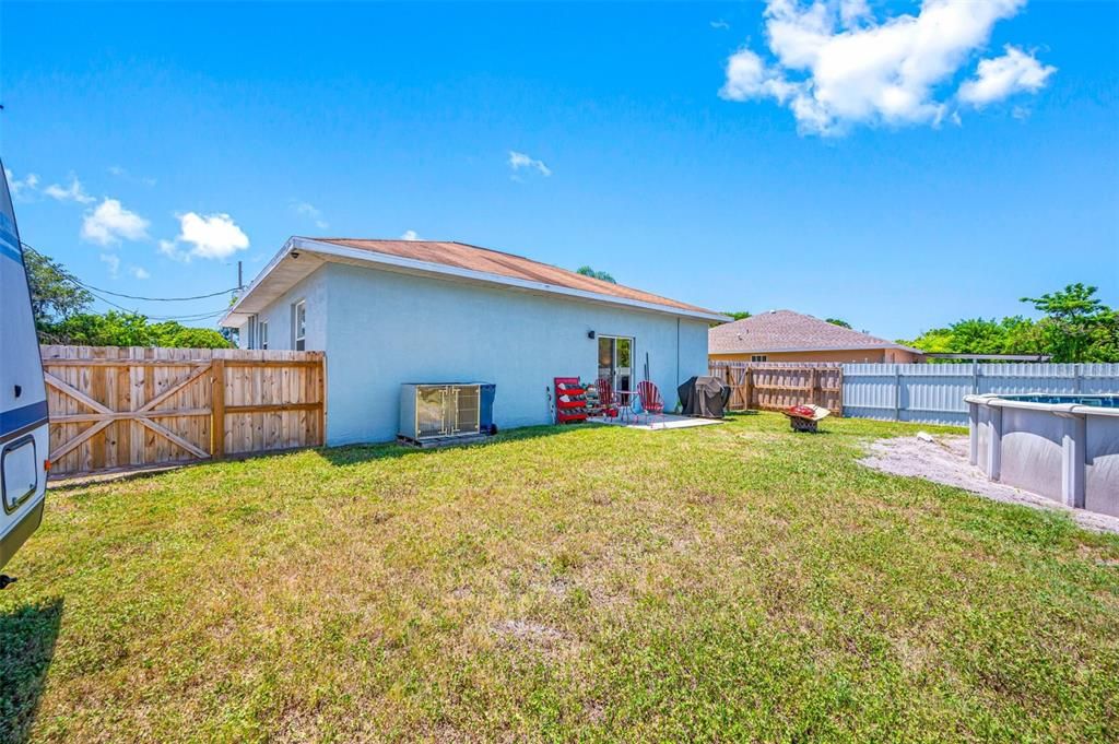 Active With Contract: $359,900 (3 beds, 2 baths, 1085 Square Feet)