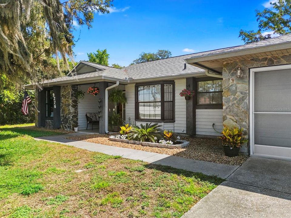 Active With Contract: $349,000 (3 beds, 3 baths, 1642 Square Feet)